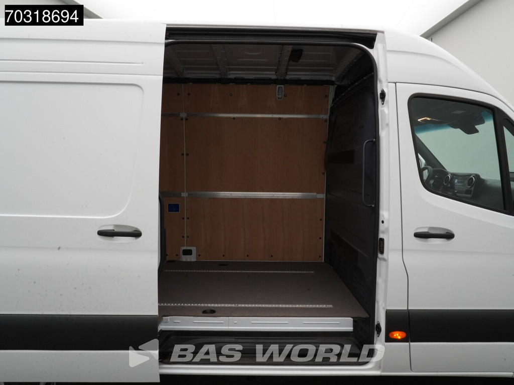Mercedes-Benz Sprinter 317 CDI Automaat 2025 Model L2H2 170PK Navi Airco Cruise Camera 10inch MBUX CarPlay Parkeersensoren Stoelverwarming Euro6 L2 PRO Airco Cruise control 10