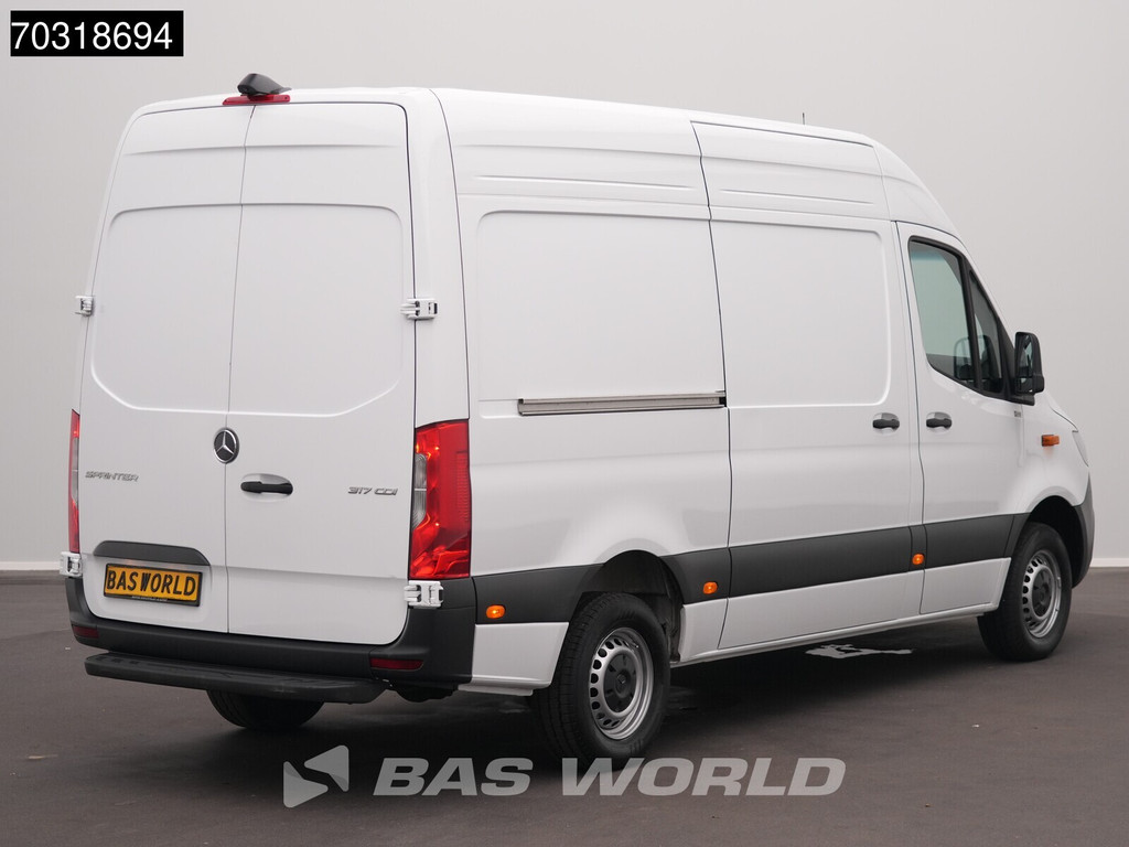 Mercedes-Benz Sprinter 317 CDI Automaat 2025 Model L2H2 170PK Navi Airco Cruise Camera 10inch MBUX CarPlay Parkeersensoren Stoelverwarming Euro6 L2 PRO Airco Cruise control 6