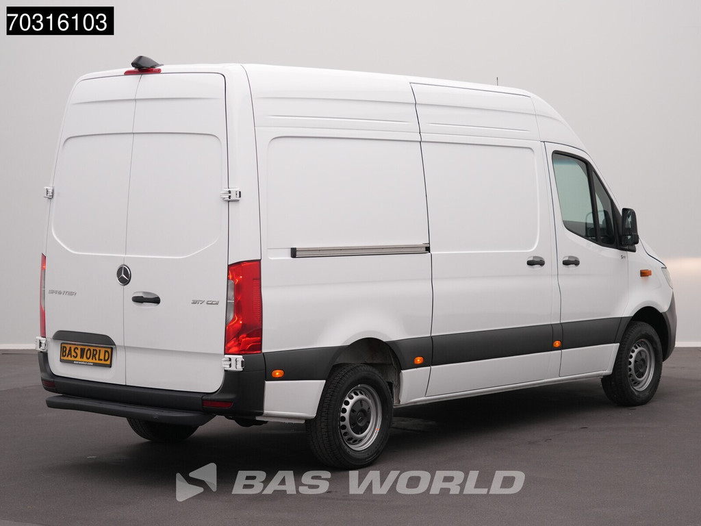 Mercedes-Benz Sprinter 317 CDI Automaat 2025 Model L2H2 170PK Navi Airco Cruise Camera MBUX CarPlay Stoelverwarming Euro6 L2 Airco Cruise control 2