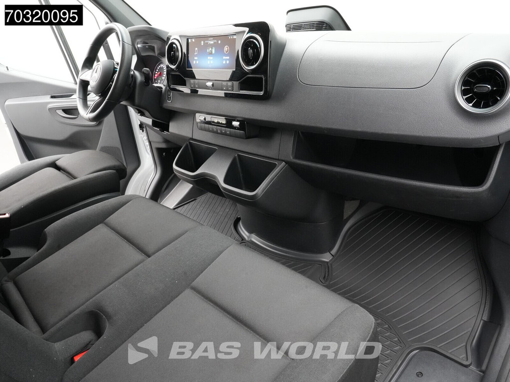 Mercedes-Benz Sprinter 317 CDI Automaat 2025 Model L2H2 Navi LED Airco Cruise Camera Parkeersensoren 10inch MBUX CarPlay Stoelverwarming Euro6 L2 Airco Cruise control 13