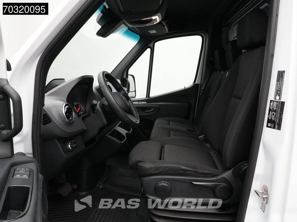 Mercedes-Benz Sprinter 317 CDI Automaat 2025 Model L2H2 Navi LED Airco Cruise Camera Parkeersensoren 10inch MBUX CarPlay Stoelverwarming Euro6 L2 Airco Cruise control 3