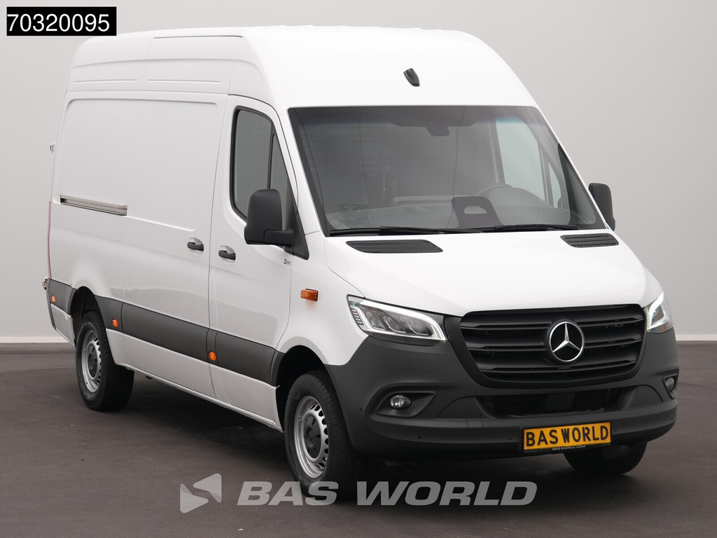 Mercedes-Benz Sprinter 317 CDI Automaat 2025 Model L2H2 Navi LED Airco Cruise Camera Parkeersensoren 10inch MBUX CarPlay Stoelverwarming Euro6 L2 Airco Cruise control 6