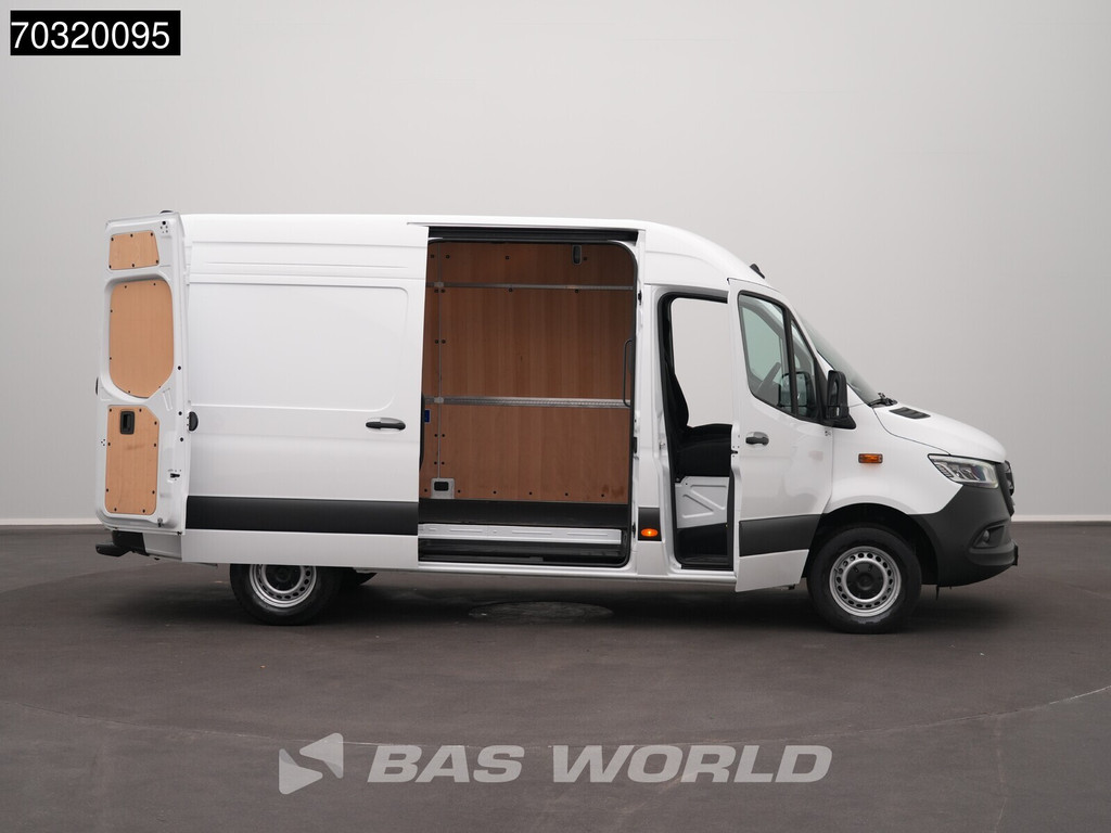 Mercedes-Benz Sprinter 317 CDI Automaat 2025 Model L2H2 Navi LED Airco Cruise Camera Parkeersensoren 10inch MBUX CarPlay Stoelverwarming Euro6 L2 Airco Cruise control 8