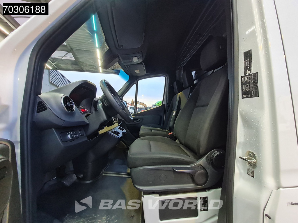 Mercedes-Benz Sprinter 317 CDI Automaat 2025 Model L3H2 Airco Cruise Camera Parkeersensoren 10inch MBUX CarPlay Euro6 L3 Airco Cruise control 11