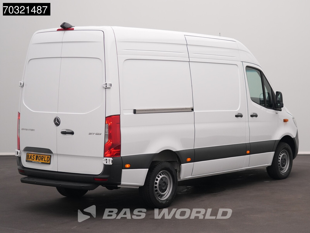 Mercedes-Benz Sprinter 317 CDI Automaat 2025 Model LED L2H2 Navi Airco Cruise Camera 10inch MBUX CarPlay Parkeersensoren 170PK Euro6 L2 Airco Cruise control 2