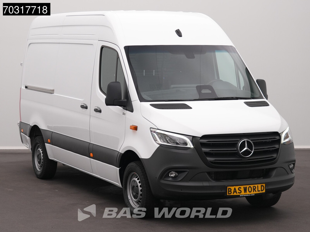 Mercedes-Benz Sprinter 317 CDI Automaat 2025 Model LED L2H2 Navi Airco Cruise Camera MBUX CarPlay Parkeersensoren 170PK Euro6 L2 Airco Cruise control 6