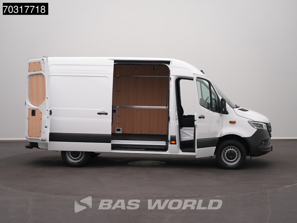 Mercedes-Benz Sprinter 317 CDI Automaat 2025 Model LED L2H2 Navi Airco Cruise Camera MBUX CarPlay Parkeersensoren 170PK Euro6 L2 Airco Cruise control 8