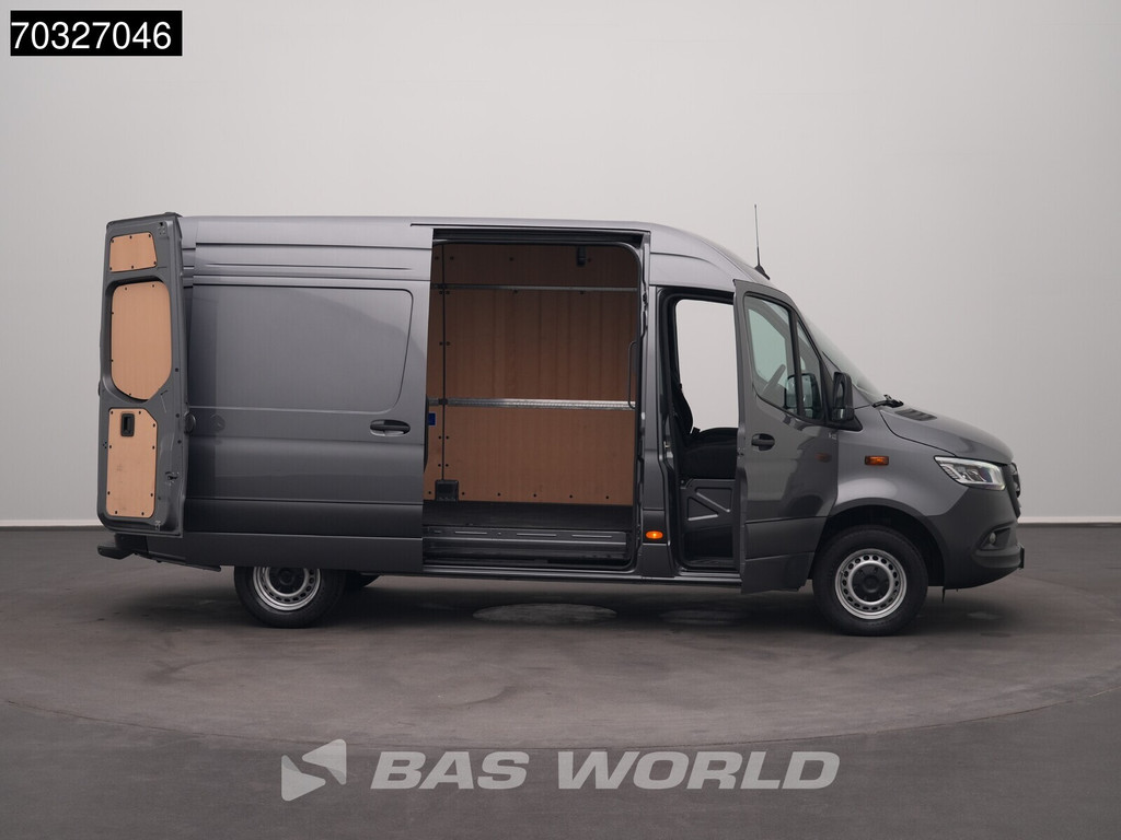 Mercedes-Benz Sprinter 317 CDI Automaat L2H2 170PK LED Navi Airco Cruise Camera 10inch MBUX CarPlay Parkeersensoren Euro7 L2 Airco Cruise control 10
