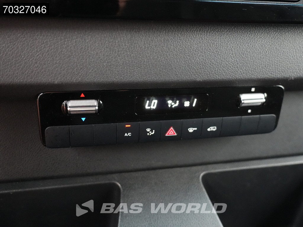 Mercedes-Benz Sprinter 317 CDI Automaat L2H2 170PK LED Navi Airco Cruise Camera 10inch MBUX CarPlay Parkeersensoren Euro7 L2 Airco Cruise control 13