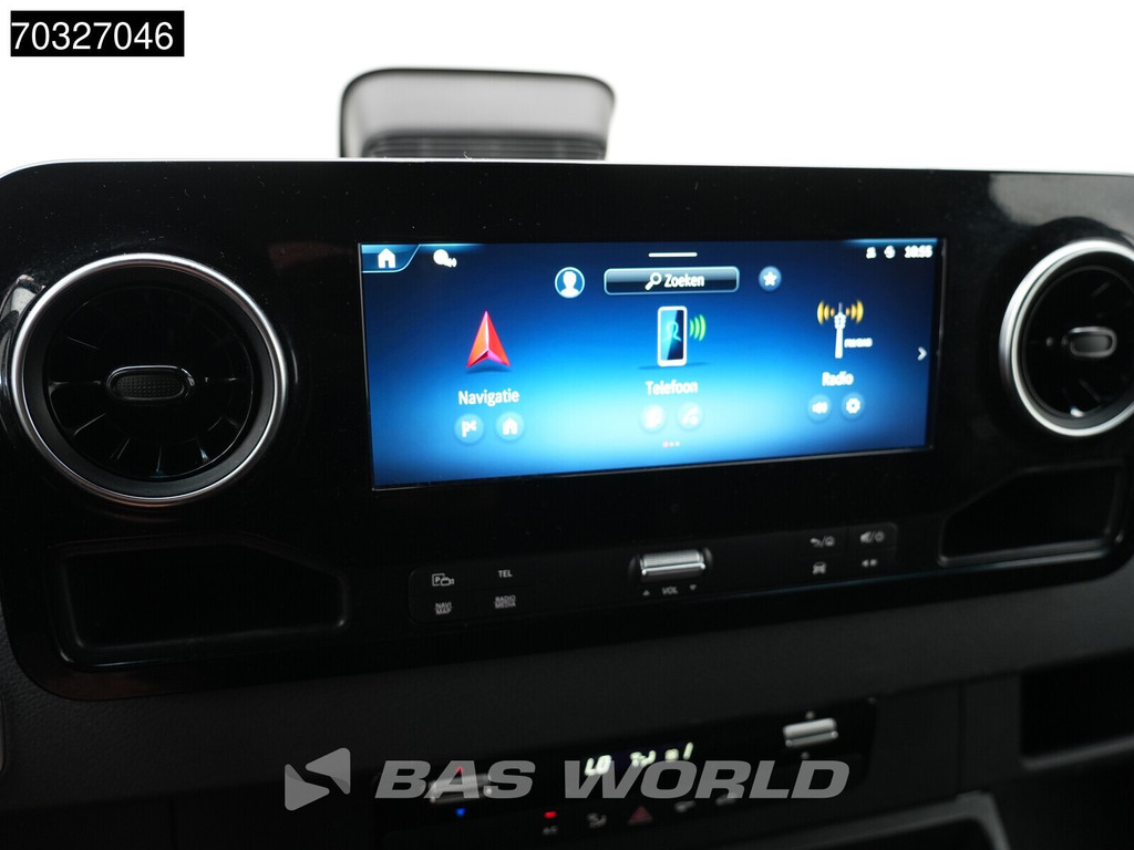 Mercedes-Benz Sprinter 317 CDI Automaat L2H2 170PK LED Navi Airco Cruise Camera 10inch MBUX CarPlay Parkeersensoren Euro7 L2 Airco Cruise control 17