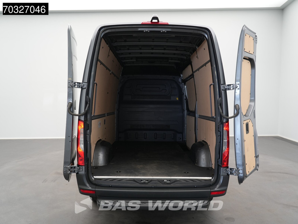 Mercedes-Benz Sprinter 317 CDI Automaat L2H2 170PK LED Navi Airco Cruise Camera 10inch MBUX CarPlay Parkeersensoren Euro7 L2 Airco Cruise control 7
