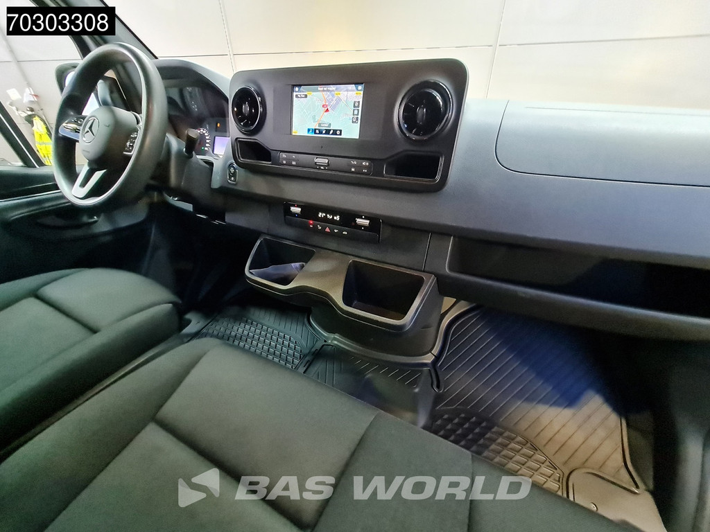 Mercedes-Benz Sprinter 317 CDI Automaat L2H2 170PK Navi Airco Cruise Camera Parkeersensoren MBUX CarPlay Euro6 L2 Airco Cruise control 10