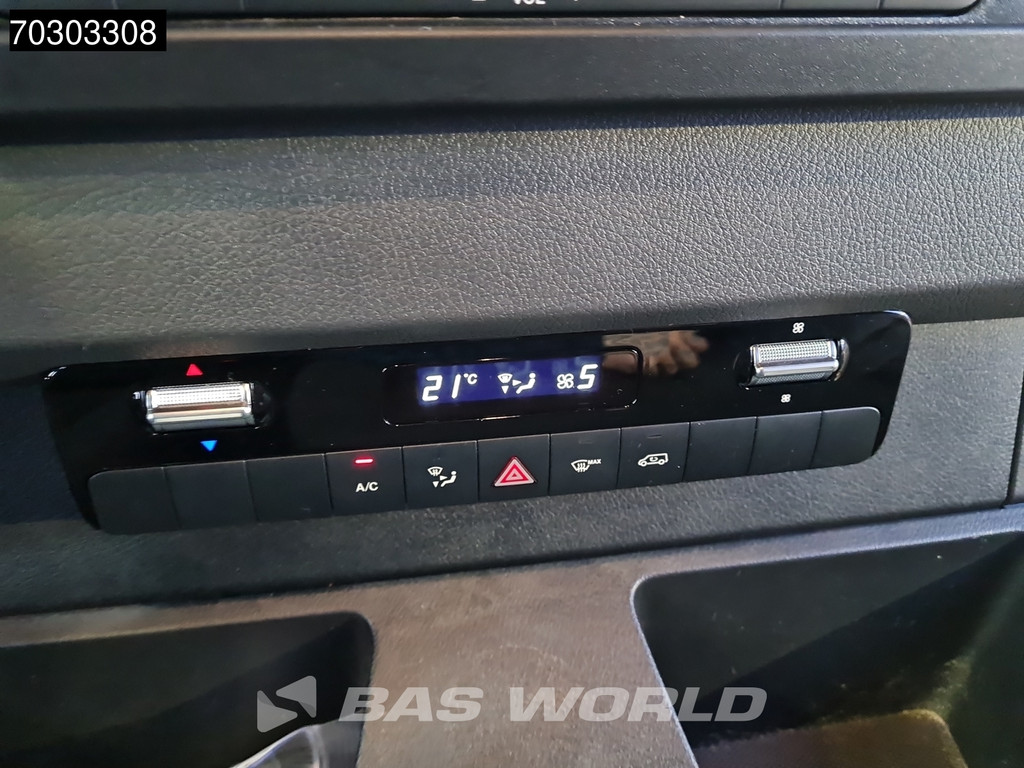 Mercedes-Benz Sprinter 317 CDI Automaat L2H2 170PK Navi Airco Cruise Camera Parkeersensoren MBUX CarPlay Euro6 L2 Airco Cruise control 16