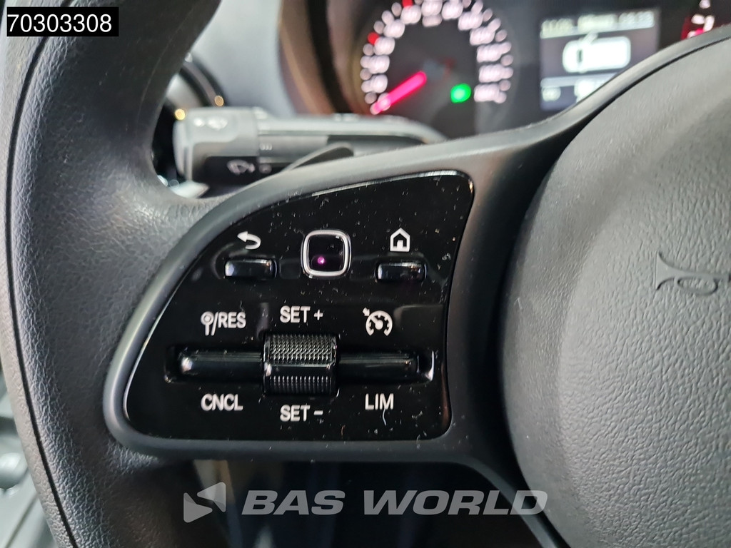 Mercedes-Benz Sprinter 317 CDI Automaat L2H2 170PK Navi Airco Cruise Camera Parkeersensoren MBUX CarPlay Euro6 L2 Airco Cruise control 18