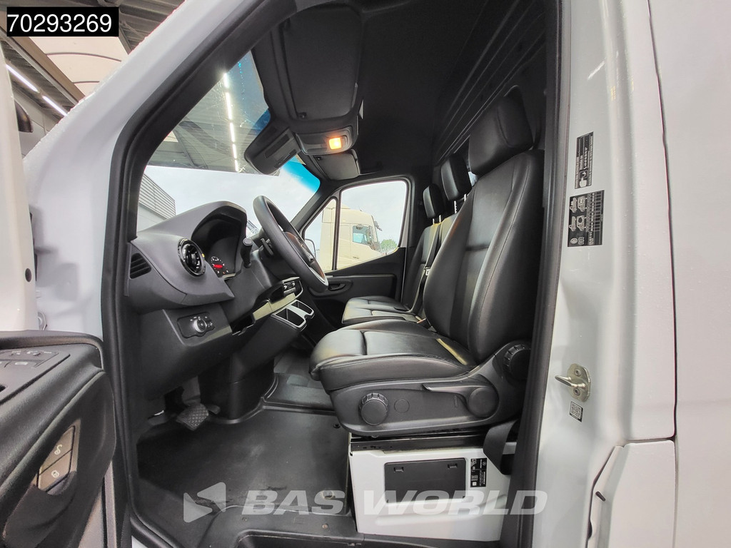 Mercedes-Benz Sprinter 317 CDI Automaat L3H2 170PK Airco Cruise Camera Parkeersensoren MBUX CarPlay Euro6 L3 15m3 Airco 11