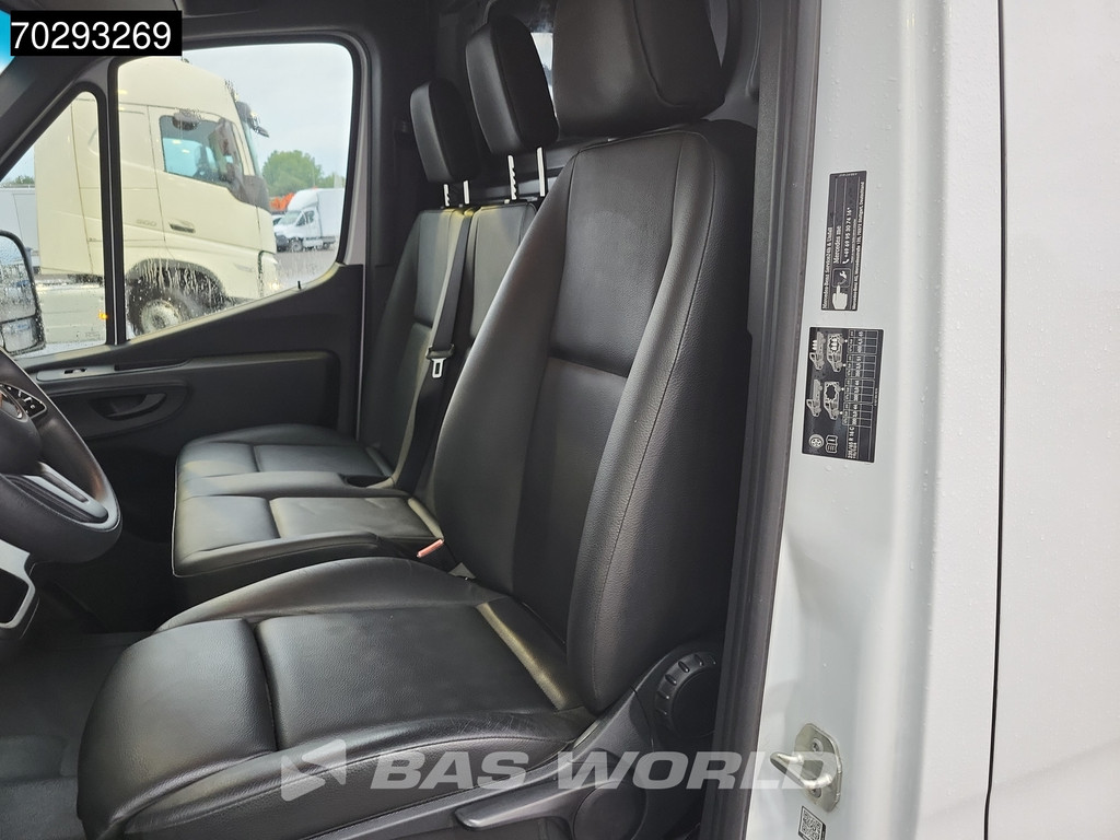 Mercedes-Benz Sprinter 317 CDI Automaat L3H2 170PK Airco Cruise Camera Parkeersensoren MBUX CarPlay Euro6 L3 15m3 Airco 12
