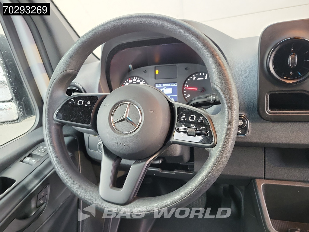 Mercedes-Benz Sprinter 317 CDI Automaat L3H2 170PK Airco Cruise Camera Parkeersensoren MBUX CarPlay Euro6 L3 15m3 Airco 17