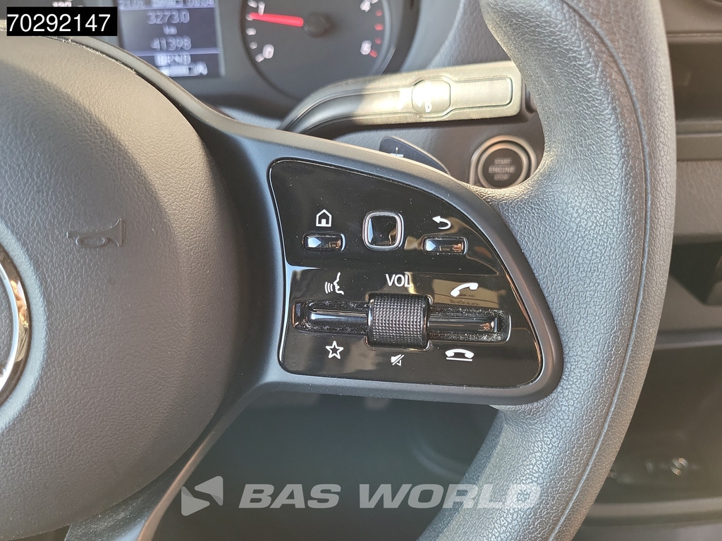 Mercedes-Benz Sprinter 317 CDI Automaat L3H2 3,5t Trekhaak 170PK Navi Airco Cruise Camera Parkeersensoren MBUX CarPlay Euro6 L3 15m3 Airco Trekhaak Cruise control 19