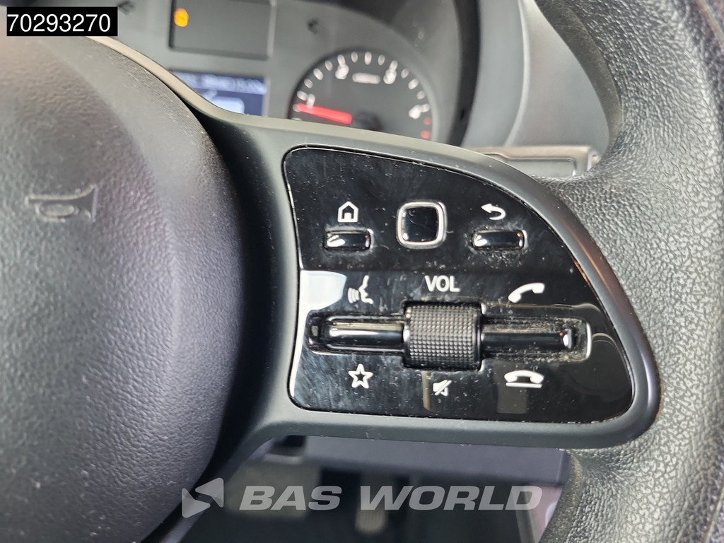 Mercedes-Benz Sprinter 317 CDI Automaat L3H2 3,5t Trekhaak Airco Cruise Camera Parkeersensoren MBUX CarPlay Euro6 L3 15m3 Airco Trekhaak 19