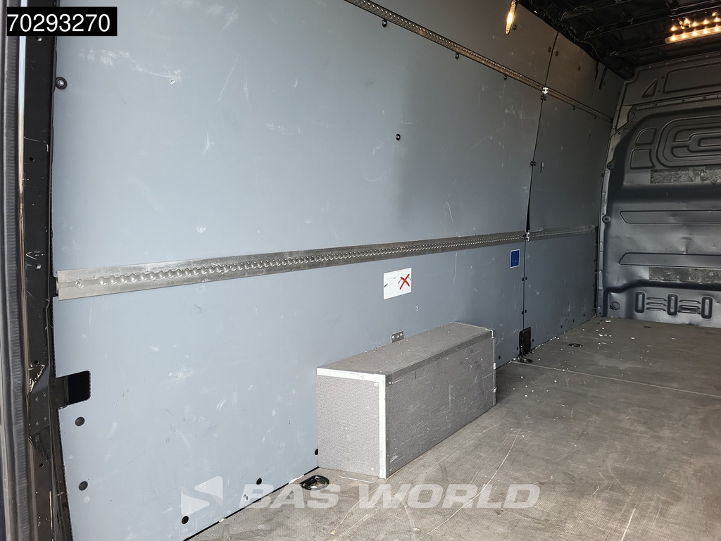 Mercedes-Benz Sprinter 317 CDI Automaat L3H2 3,5t Trekhaak Airco Cruise Camera Parkeersensoren MBUX CarPlay Euro6 L3 15m3 Airco Trekhaak 8