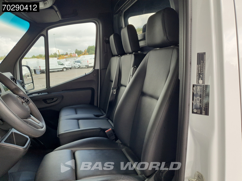 Mercedes-Benz Sprinter 317 CDI Automaat L3H2 Airco Cruise Camera Parkeersensoren MBUX CarPlay Euro6 L3 15m3 Airco 12