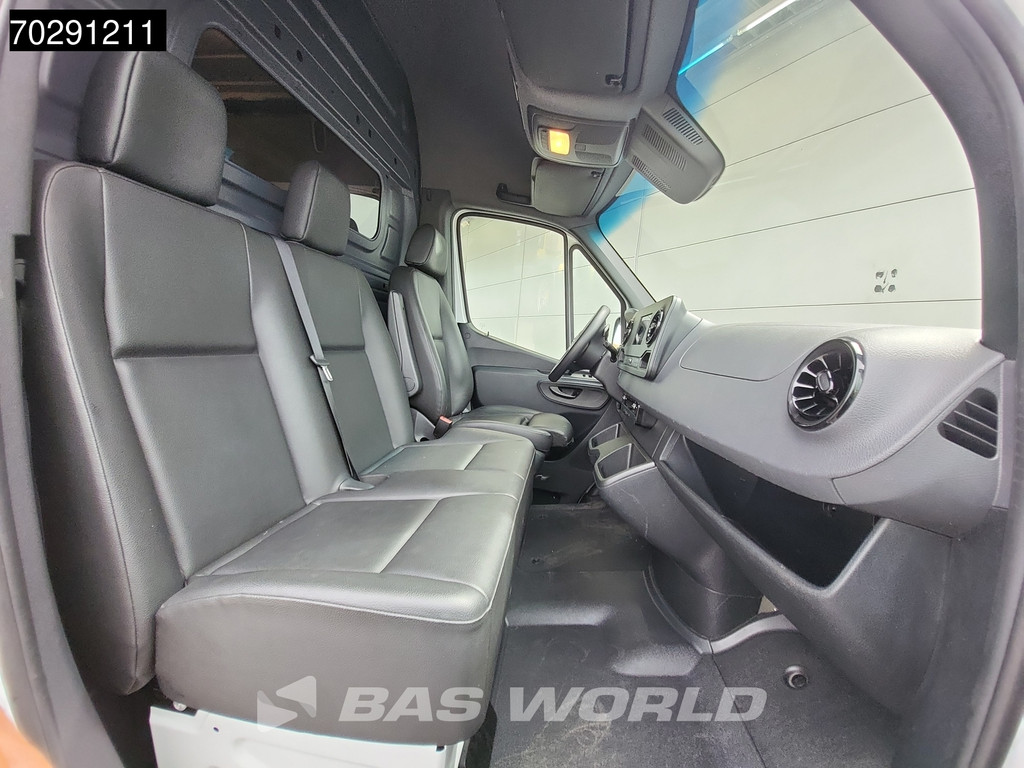 Mercedes-Benz Sprinter 317 CDI Automaat L3H2 Airco Cruise Camera Parkeersensoren MBUX CarPlay Euro6 L3 15m3 Airco 12