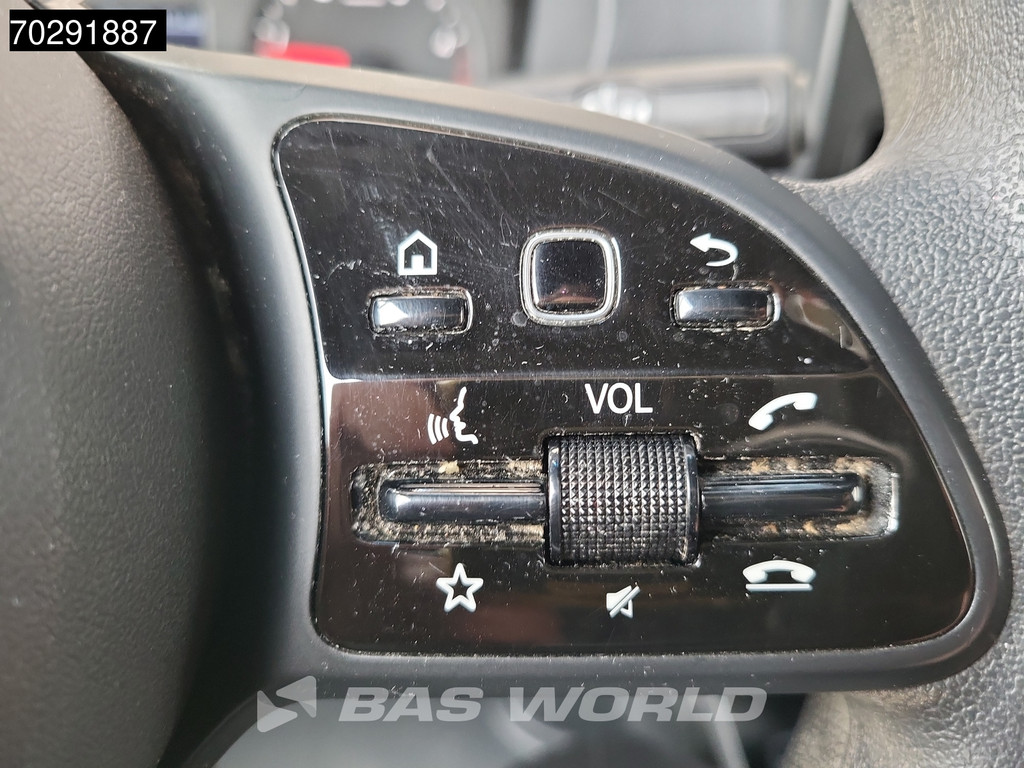 Mercedes-Benz Sprinter 317 CDI Automaat L3H2 Airco Cruise Camera Parkeersensoren MBUX CarPlay Euro6 L3 Maxi 15m3 Airco 18