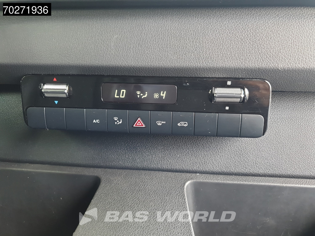 Mercedes-Benz Sprinter 317 CDI Automaat L3H2 Black Edition 3500KG Trekhaak Airco Camera Parkeersensoren MBUX CarPlay Euro6 L3 15m3 Airco Trekhaak 17