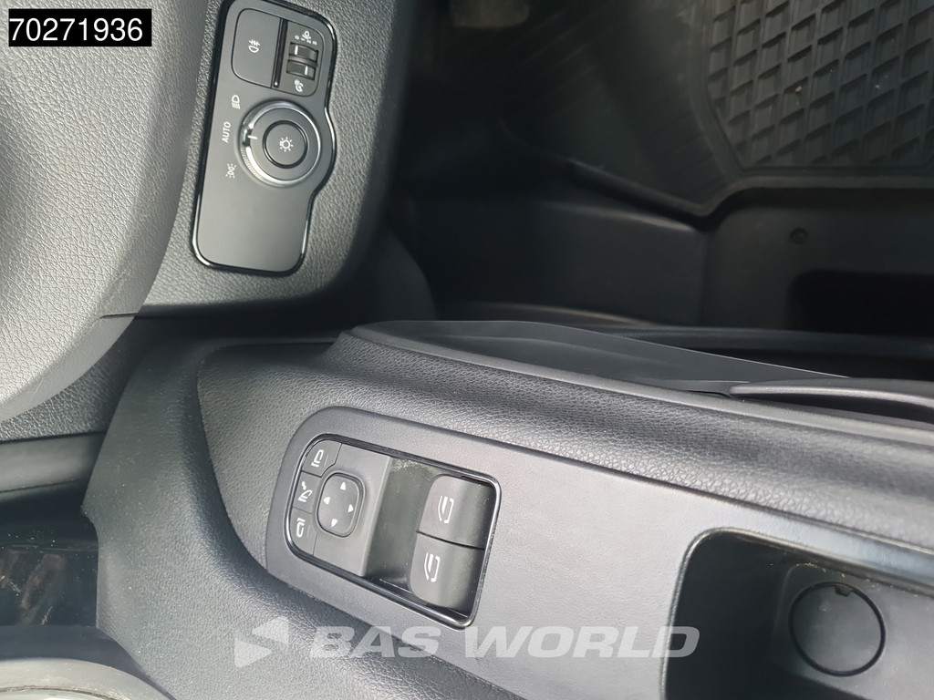 Mercedes-Benz Sprinter 317 CDI Automaat L3H2 Black Edition 3500KG Trekhaak Airco Camera Parkeersensoren MBUX CarPlay Euro6 L3 15m3 Airco Trekhaak 20