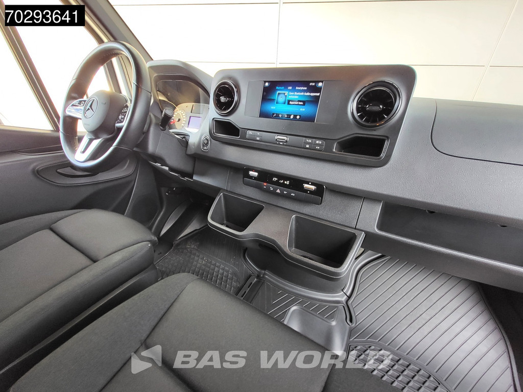 Mercedes-Benz Sprinter 317 CDI Automaat L3H2 Trekhaak Airco Camera MBUX CarPlay Euro6 L3 15m3 Airco Trekhaak 10