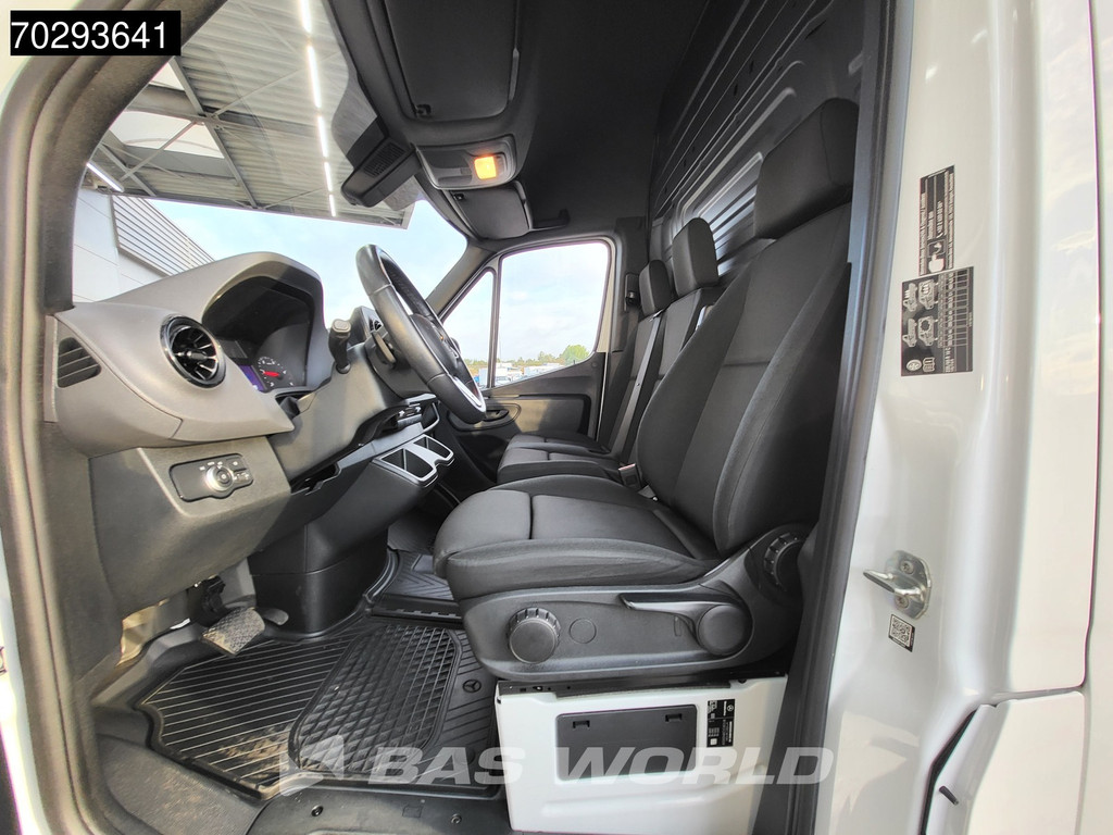 Mercedes-Benz Sprinter 317 CDI Automaat L3H2 Trekhaak Airco Camera MBUX CarPlay Euro6 L3 15m3 Airco Trekhaak 13