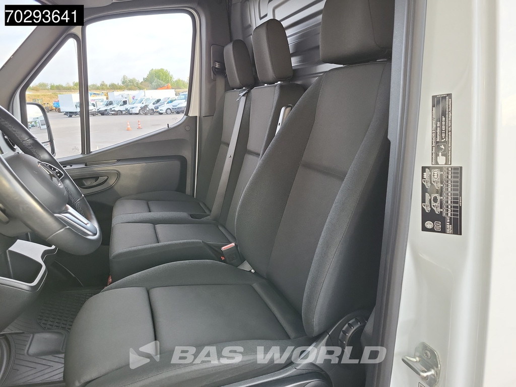 Mercedes-Benz Sprinter 317 CDI Automaat L3H2 Trekhaak Airco Camera MBUX CarPlay Euro6 L3 15m3 Airco Trekhaak 14