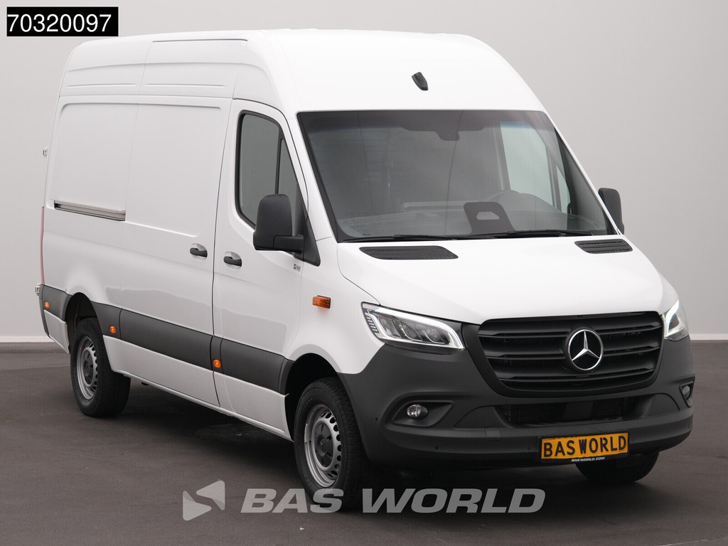 Mercedes-Benz Sprinter 317 CDI Automaat LED 2025 Model L2H2 170PK Navi Airco Cruise Camera MBUX CarPlay Stoelverwarming Euro6 L2 Airco Cruise control 7