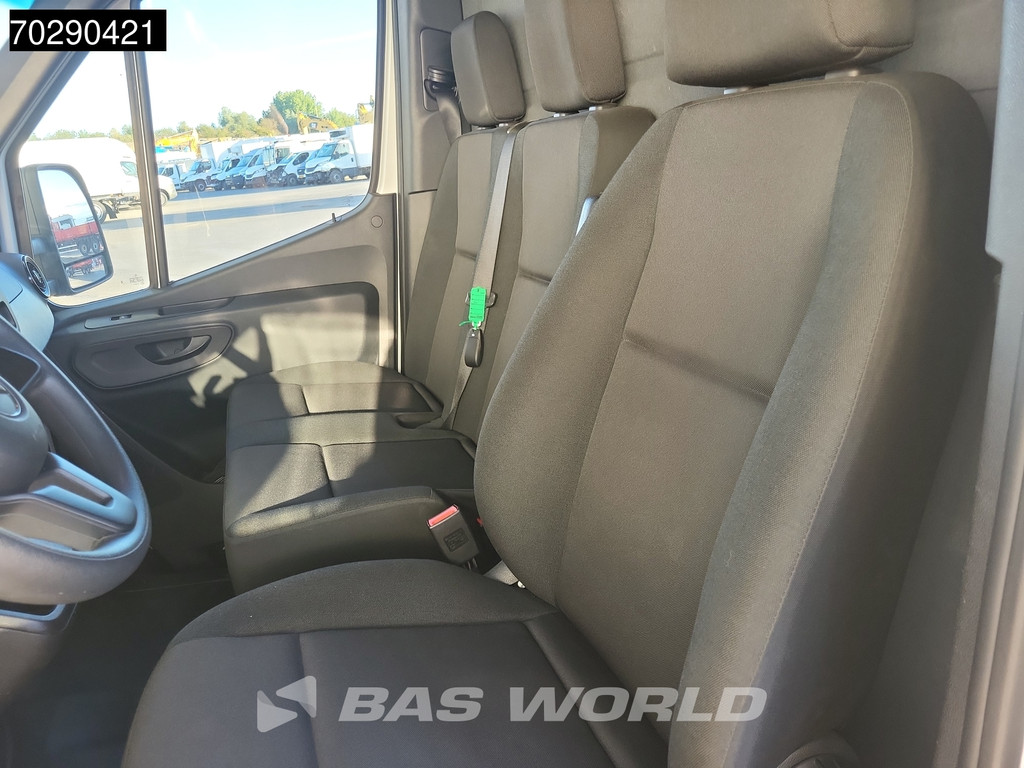 Mercedes-Benz Sprinter 317 CDI Automaat Laadklep Bakwagen 170PK Airco Camera Euro6 Meubelbak Koffer 21m3 Airco 10