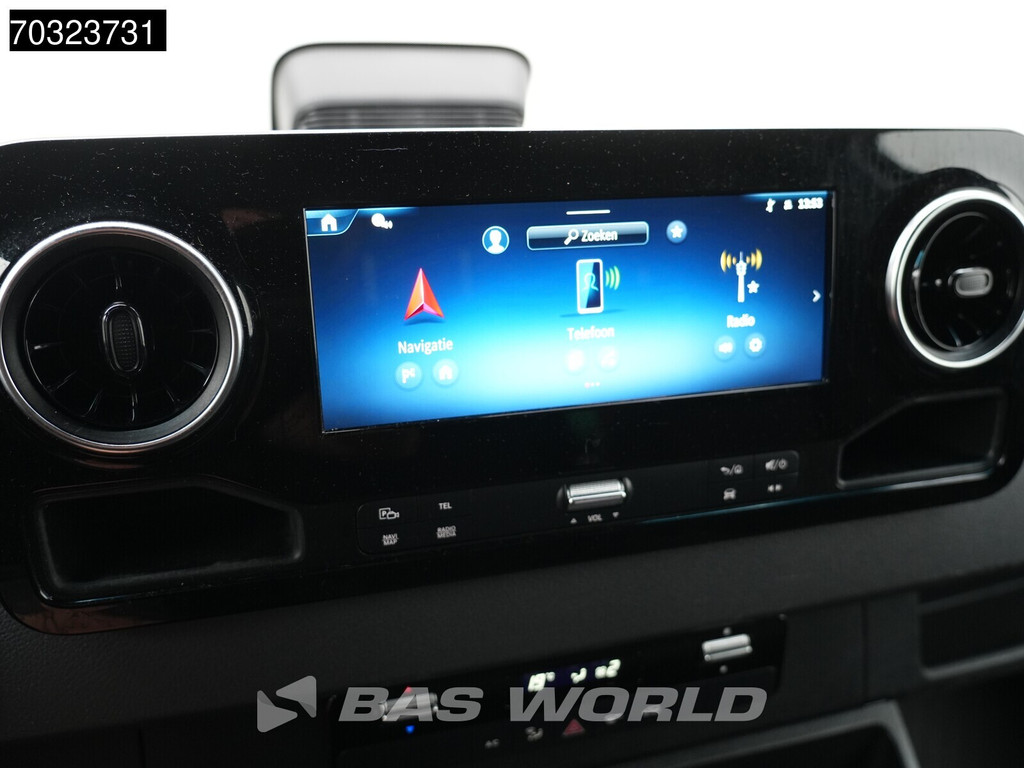 Mercedes-Benz Sprinter 317 CDI Nieuw Model Automaat 170PK L2H2 Navi Airco Cruise Camera Parkeersensoren 10inch MBUX CarPlay Euro6 L2 Airco Cruise control 17