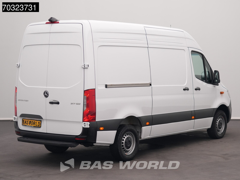Mercedes-Benz Sprinter 317 CDI Nieuw Model Automaat 170PK L2H2 Navi Airco Cruise Camera Parkeersensoren 10inch MBUX CarPlay Euro6 L2 Airco Cruise control 2