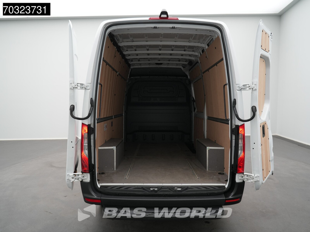 Mercedes-Benz Sprinter 317 CDI Nieuw Model Automaat 170PK L2H2 Navi Airco Cruise Camera Parkeersensoren 10inch MBUX CarPlay Euro6 L2 Airco Cruise control 7