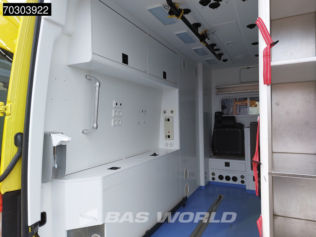 Mercedes-Benz Sprinter 319 CDI 3.0L V6 Ambulance 190PK L2H2 LED Airco Cruise Camera MBUX CarPlay Euro6 Krankenwagen Rettungswagen L2 8m3 Airco Cruise control 11