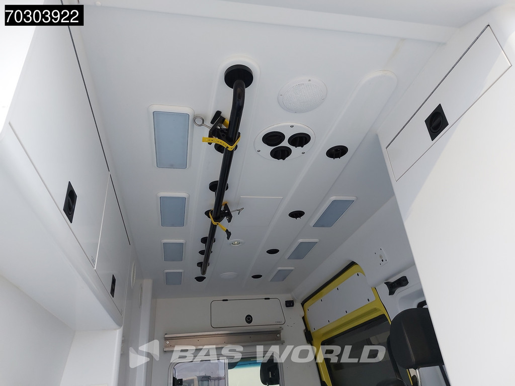 Mercedes-Benz Sprinter 319 CDI 3.0L V6 Ambulance 190PK L2H2 LED Airco Cruise Camera MBUX CarPlay Euro6 Krankenwagen Rettungswagen L2 8m3 Airco Cruise control 13