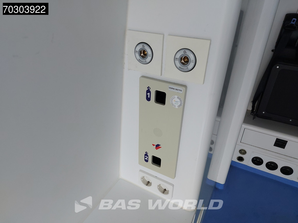 Mercedes-Benz Sprinter 319 CDI 3.0L V6 Ambulance 190PK L2H2 LED Airco Cruise Camera MBUX CarPlay Euro6 Krankenwagen Rettungswagen L2 8m3 Airco Cruise control 15