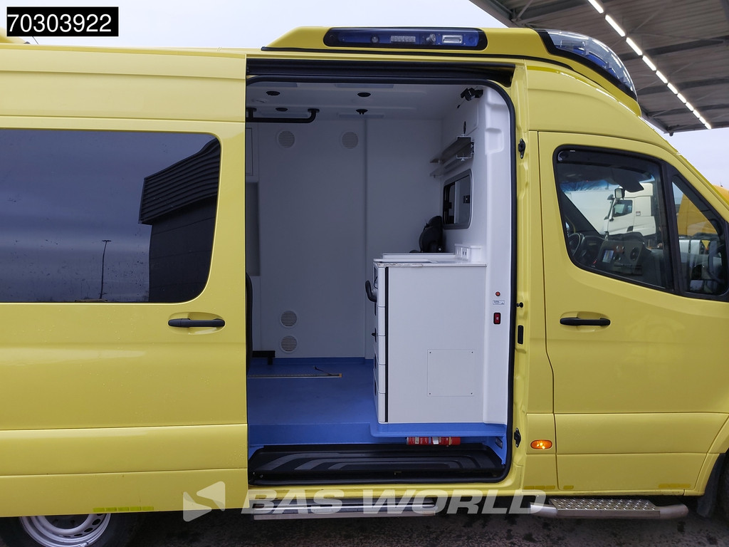 Mercedes-Benz Sprinter 319 CDI 3.0L V6 Ambulance 190PK L2H2 LED Airco Cruise Camera MBUX CarPlay Euro6 Krankenwagen Rettungswagen L2 8m3 Airco Cruise control 8