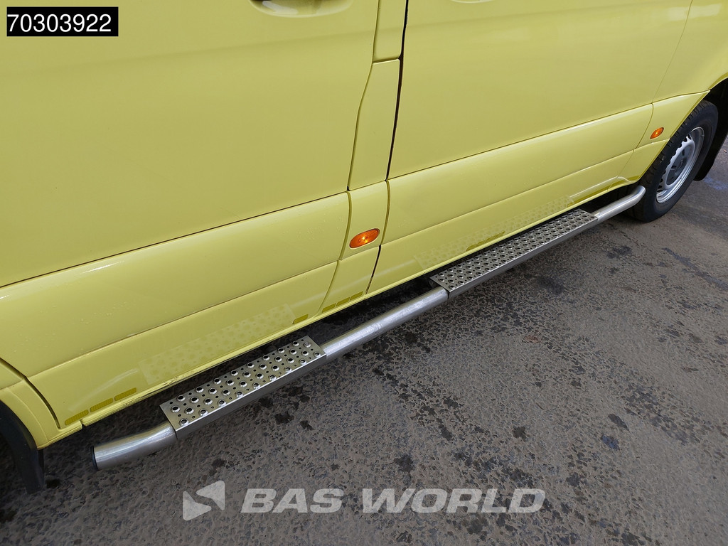 Mercedes-Benz Sprinter 319 CDI 3.0L V6 Ambulance 190PK L2H2 LED Airco Cruise Camera MBUX CarPlay Euro6 Krankenwagen Rettungswagen L2 8m3 Airco Cruise control 9