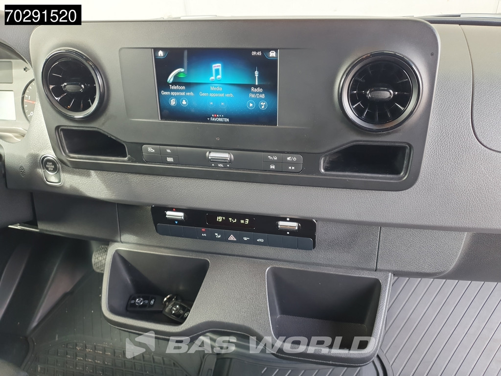 Mercedes-Benz Sprinter 319 CDI Automaat 190PK L3H2 Airco Cruise Camera Parkeersensoren MBUX CarPlay Euro6 L3 15m3 Airco Cruise control 13