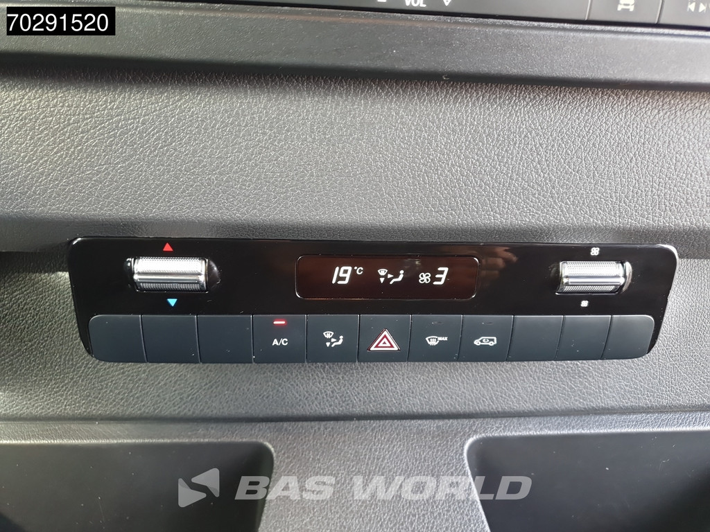Mercedes-Benz Sprinter 319 CDI Automaat 190PK L3H2 Airco Cruise Camera Parkeersensoren MBUX CarPlay Euro6 L3 15m3 Airco Cruise control 15