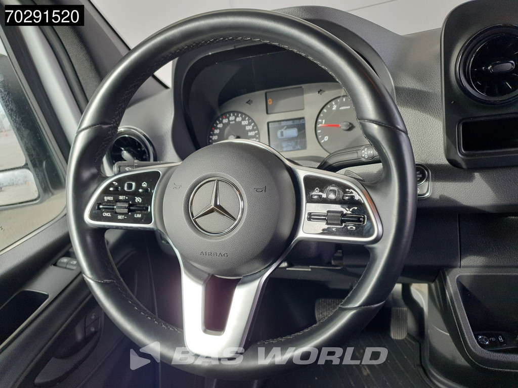 Mercedes-Benz Sprinter 319 CDI Automaat 190PK L3H2 Airco Cruise Camera Parkeersensoren MBUX CarPlay Euro6 L3 15m3 Airco Cruise control 16