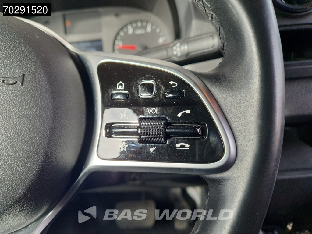Mercedes-Benz Sprinter 319 CDI Automaat 190PK L3H2 Airco Cruise Camera Parkeersensoren MBUX CarPlay Euro6 L3 15m3 Airco Cruise control 18
