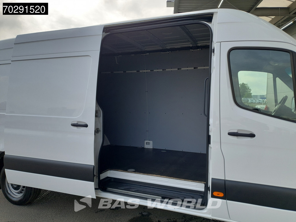 Mercedes-Benz Sprinter 319 CDI Automaat 190PK L3H2 Airco Cruise Camera Parkeersensoren MBUX CarPlay Euro6 L3 15m3 Airco Cruise control 7