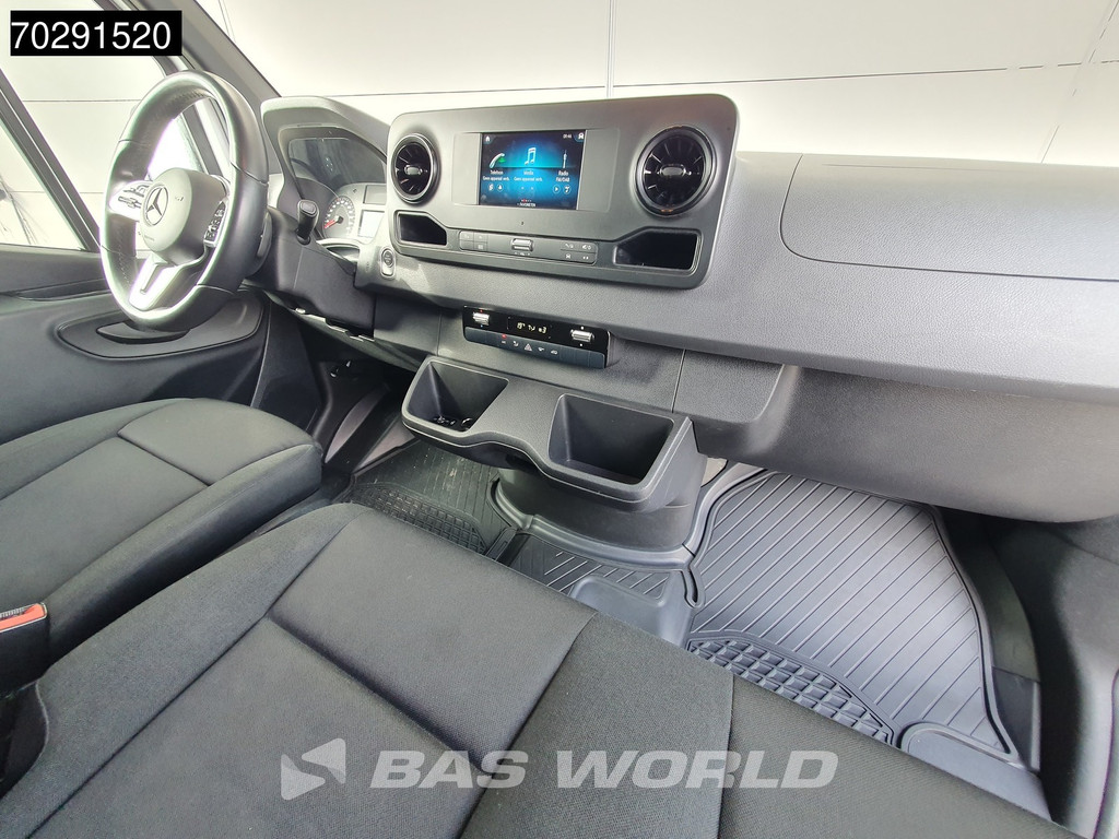 Mercedes-Benz Sprinter 319 CDI Automaat 190PK L3H2 Airco Cruise Camera Parkeersensoren MBUX CarPlay Euro6 L3 15m3 Airco Cruise control 9