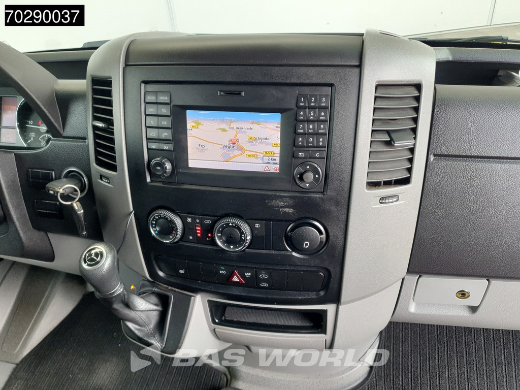 Mercedes-Benz Sprinter 319 CDI Automaat 3.0 V6 L2H2 3500kg trekhaak Navi Camera Airco Cruise L2 12m3 Airco Trekhaak Cruise control 10