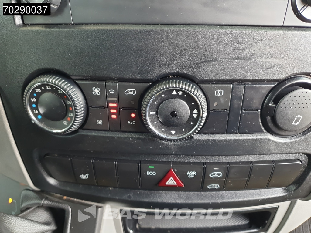 Mercedes-Benz Sprinter 319 CDI Automaat 3.0 V6 L2H2 3500kg trekhaak Navi Camera Airco Cruise L2 12m3 Airco Trekhaak Cruise control 16